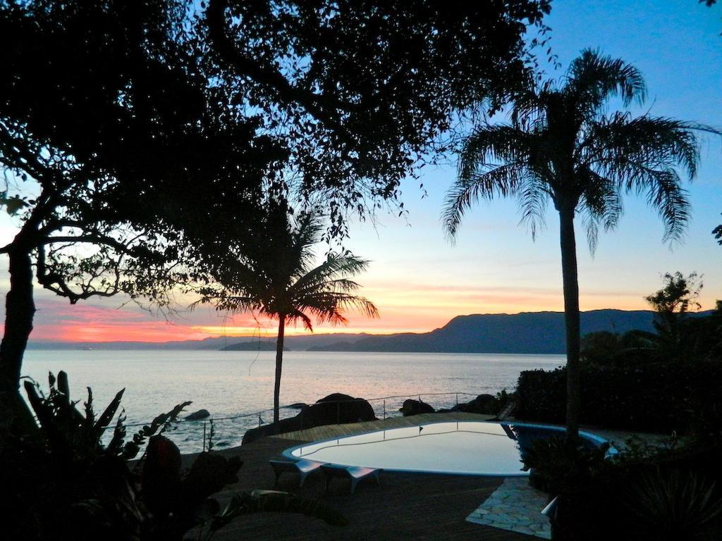 Sol-Lua Bangalo Com Uso Exclusivo Da Piscina Villa Ilhabela Bagian luar foto